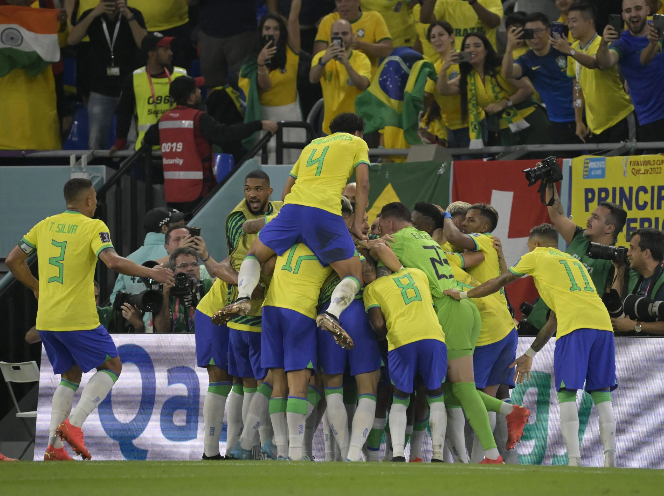 Com golaço de Casemiro, Brasil vence Suíça por 1 a 0 e garante vaga nas  oitavas da Copa, Jornal Nacional