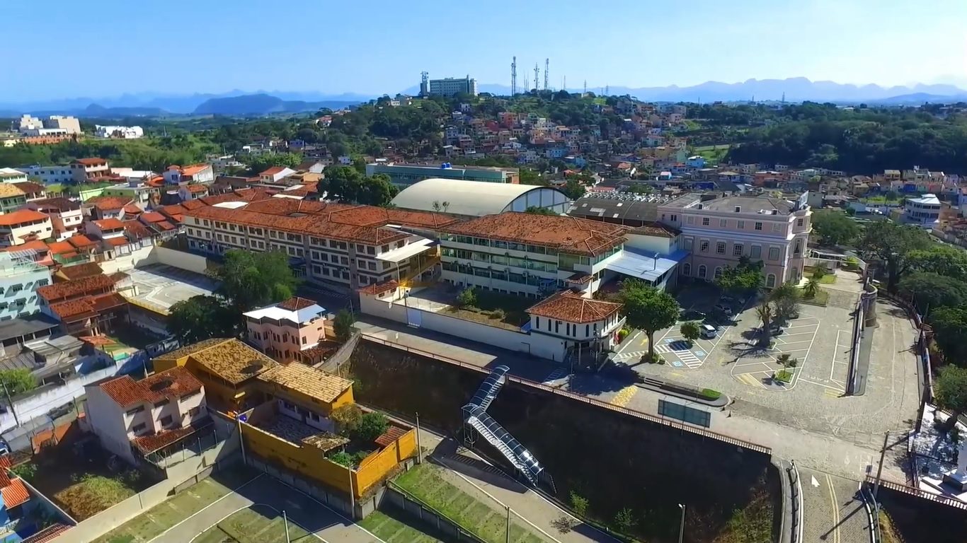 Vista aérea da Faculdade Católica em Macaé RJ - Brasil