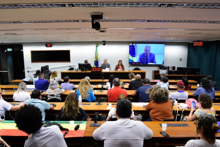 entidades-pedem-recursos-para-universidades-com-abertura-da-pec-da-transicao-–-noticias