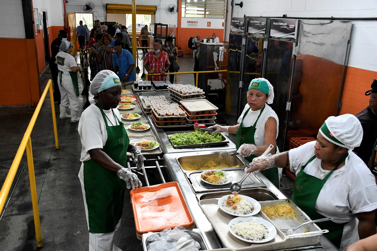 niteroi-comemora-seis-anos-de-reabertura-do-restaurante-cidadao-jorge-amado