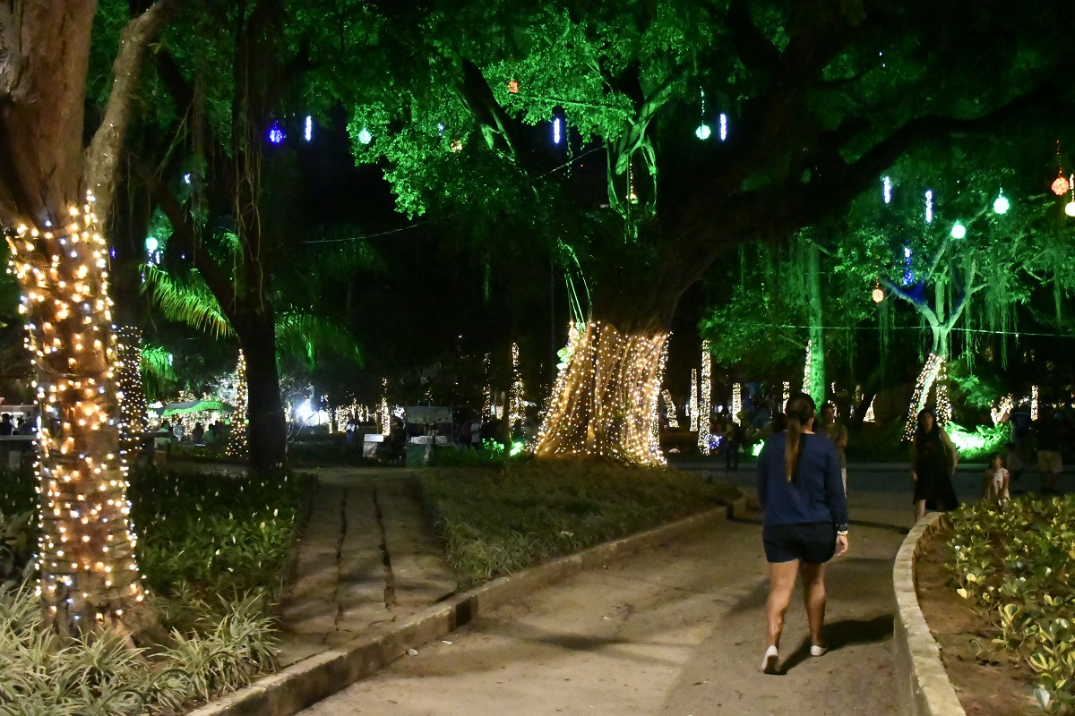 prefeitura-de-niteroi-abre-consulta-publica-sobre-a-prorrogacao-da-iluminacao-especial-no-campo-de-sao-bento