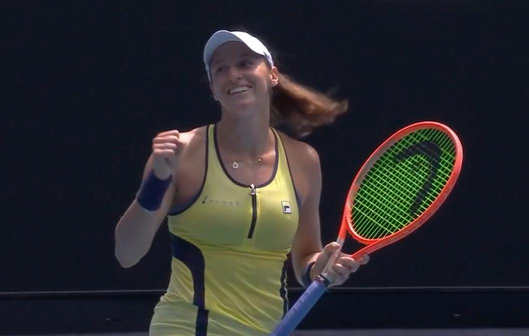 Luisa Stefani and Rafael Matos reach Australian Open quarter-finals