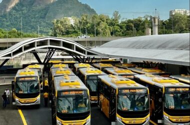 Os novos ônibus articulados do BRT - Beth Santos/Prefeitura do Rio