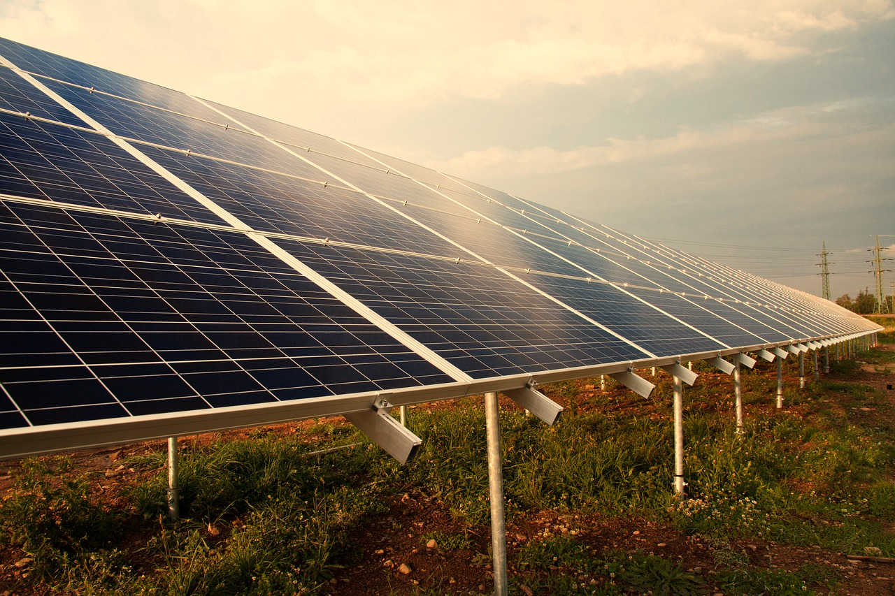 Setor de energia solar pode gerar 300 mil novos empregos no Brasil em 2023