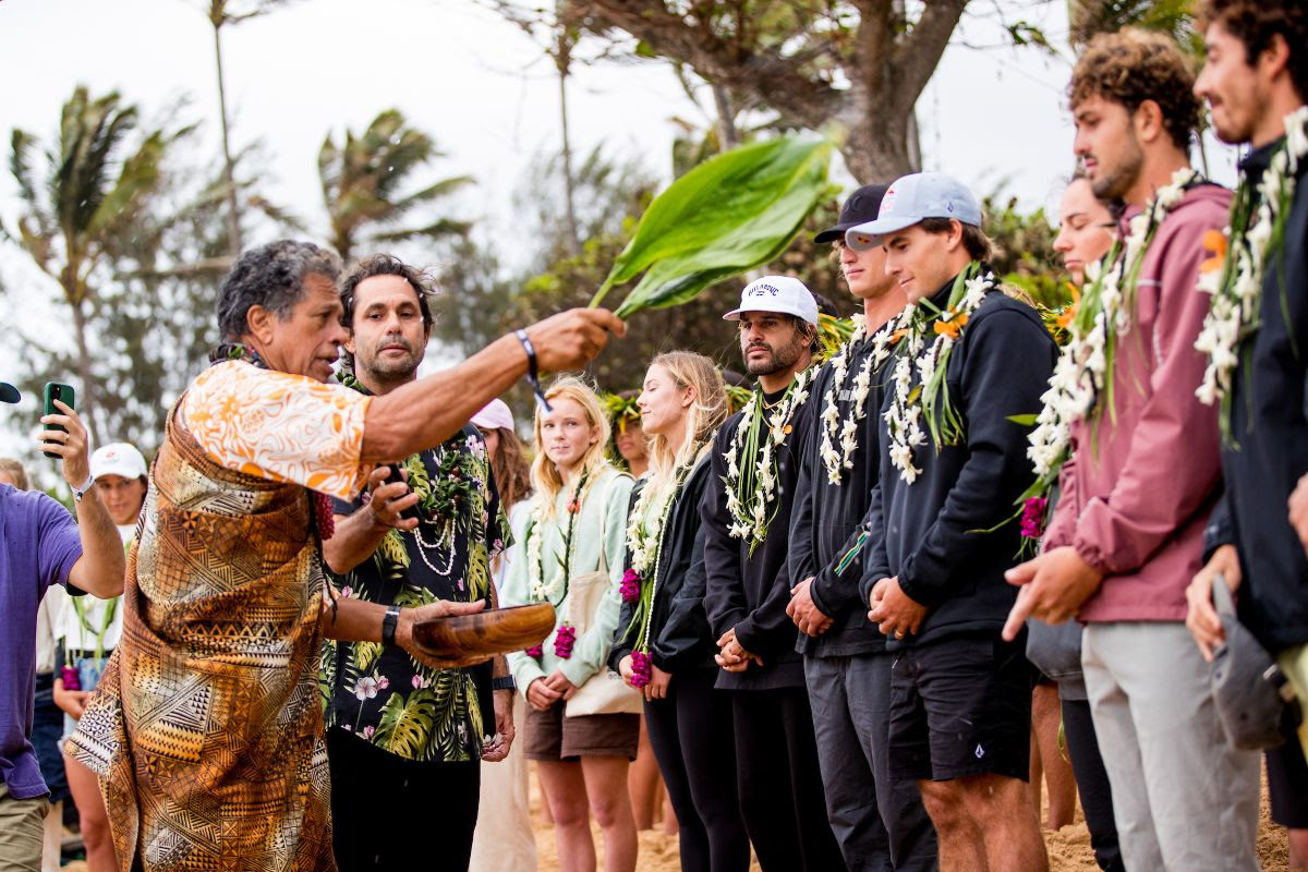 Cerimônia de Abertura do Billabong Pro Pipeline no sábado no Havaí (Crédito da Foto: @WSL / Tony Heff)
