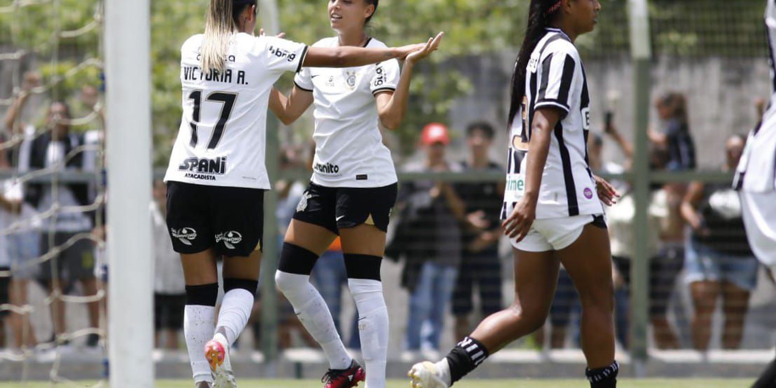 timao-goleia-ceara-na-estreia-da-elite-do-brasileirao-feminino