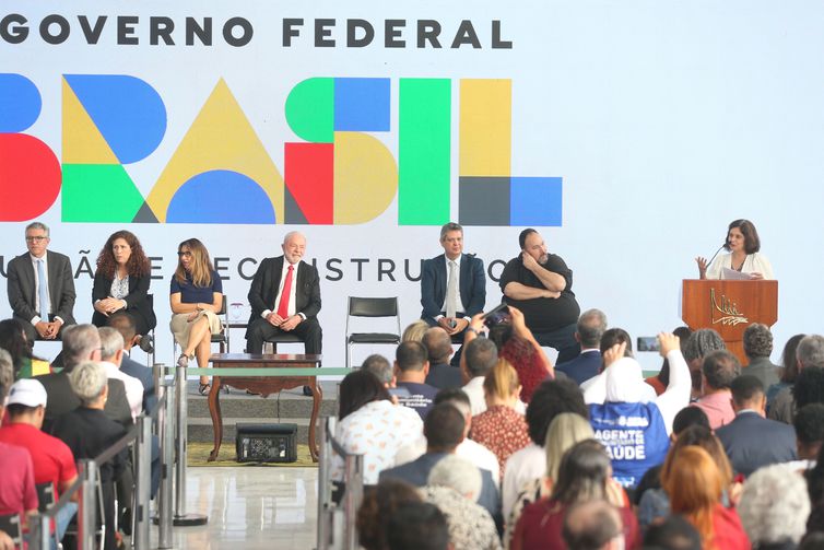 O presidente Lula durante cerimônia de sanção da lei que considera os agentes de combate às endemias como profissionais de saúde - Valter Campanato/Arquivo/Agência Brasil
