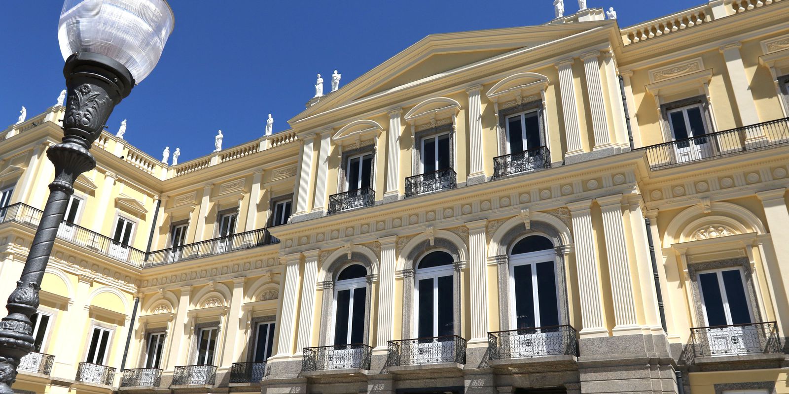 museu-nacional-lanca-primeiro-catalogo-impresso-de-obras-raras