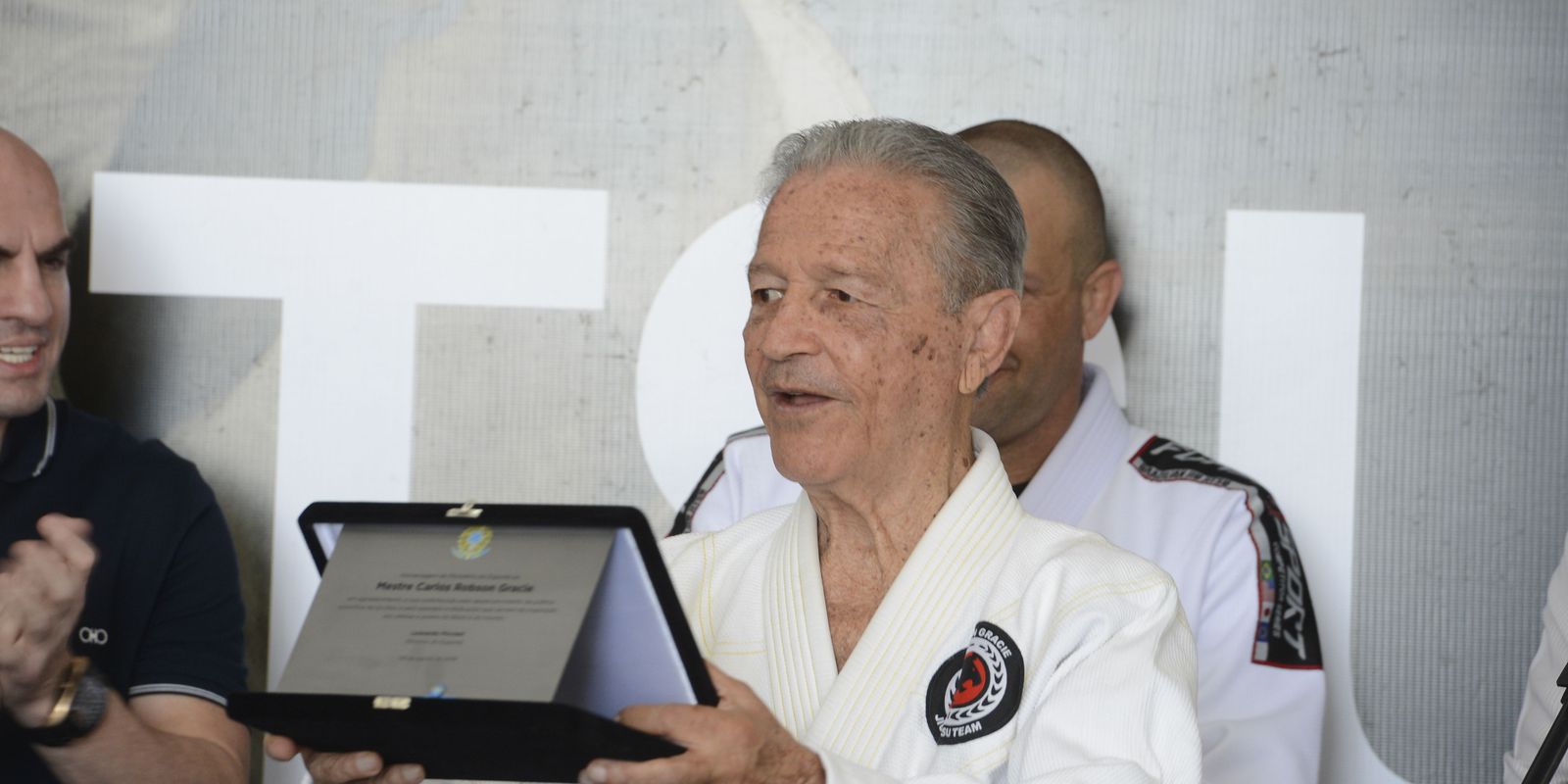 referencia-do-jiu-jitsu-brasileiro,-robson-gracie-morre-aos-88-anos