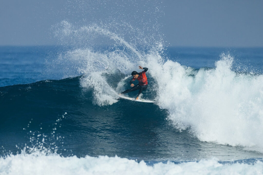 Filipe Toledo está na briga pela liderança do ranking com João Chianca em M-River (Crédito da Foto: @WSL / Cait Miers)