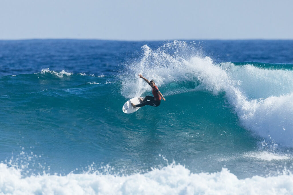 Tyler Wright tirou a liderança do ranking de Molly Picklum no domingo (Crédito da Foto: @WSL / Cait Miers)