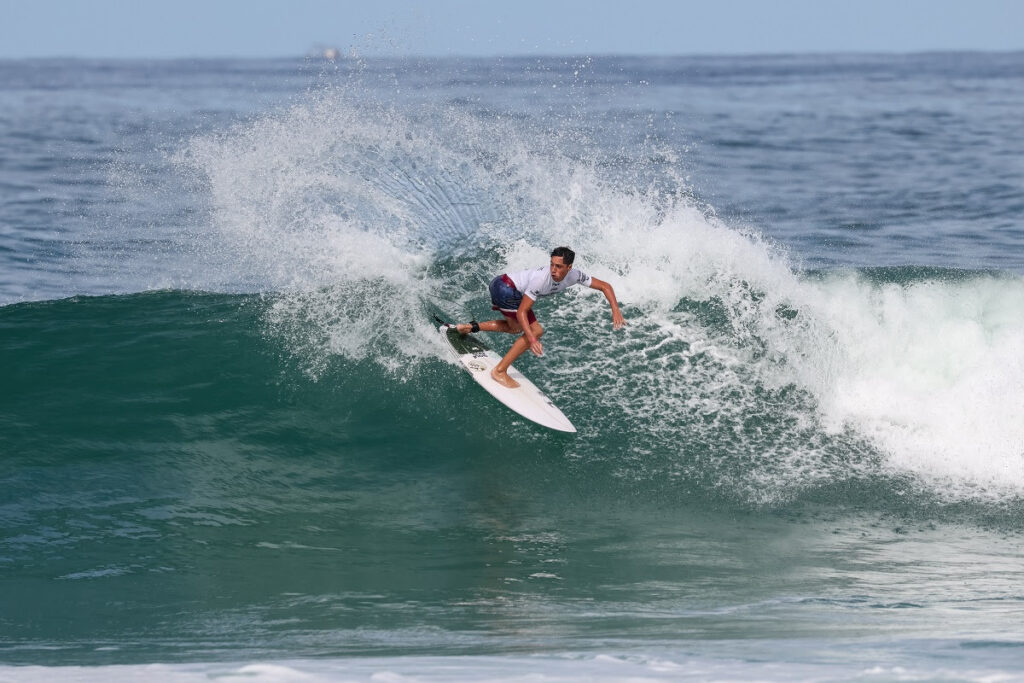 Rickson Falcão passou pela triagem e já ganhou duas baterias do QS 5000 (Crédito da Foto: Daniel Smorigo / 213 Sports)