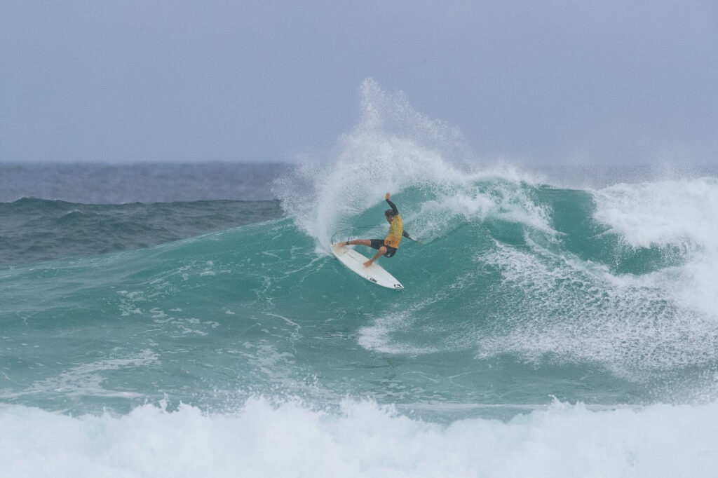 João Chianca confirmou a liderança no ranking quando passou para as semifinais (Crédito da Foto: @WSL / Aaron Hughes)