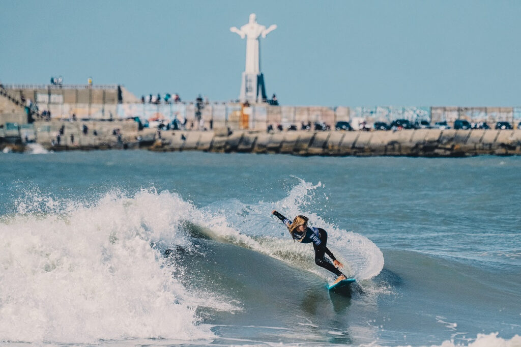 Victoria Muñoz Larreta foi a grande surpresa do Rip Curl Pro Playa Grande 2023 (Crédito da Foto: Jony Paz / Rip Curl Pro)