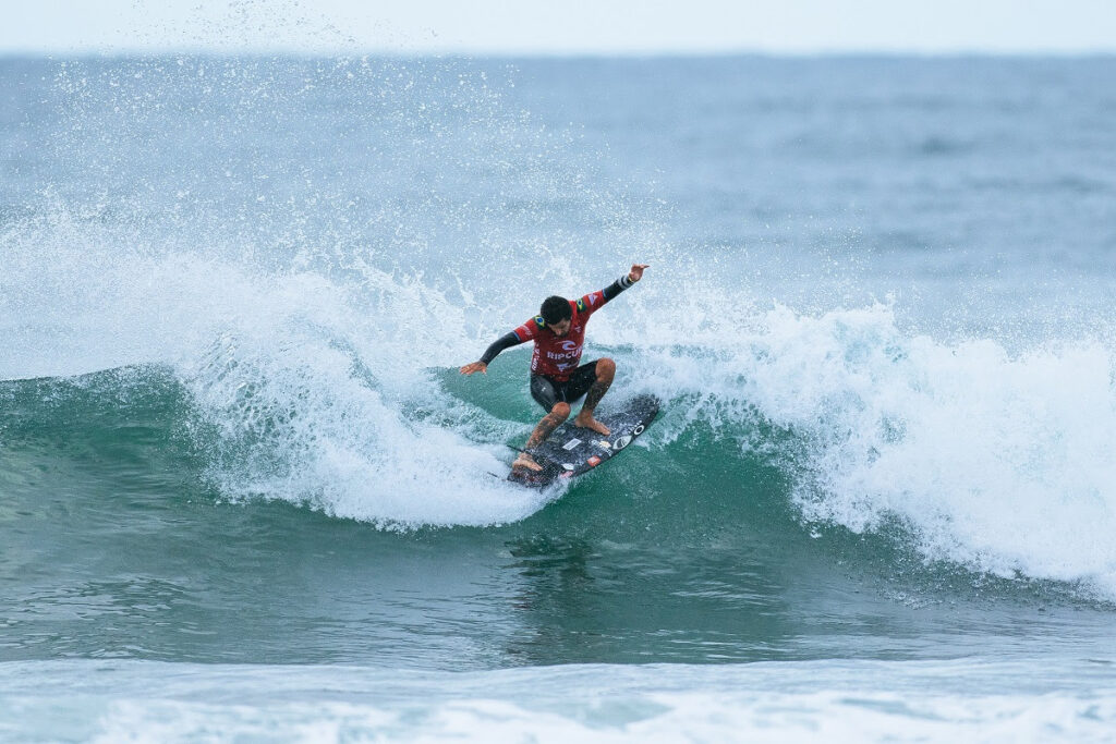 Filipe Toledo defendeu o título do Rip Curl Pro Bells Beach até as semifinais (Crédito da Foto: @WSL / Ed Sloane)