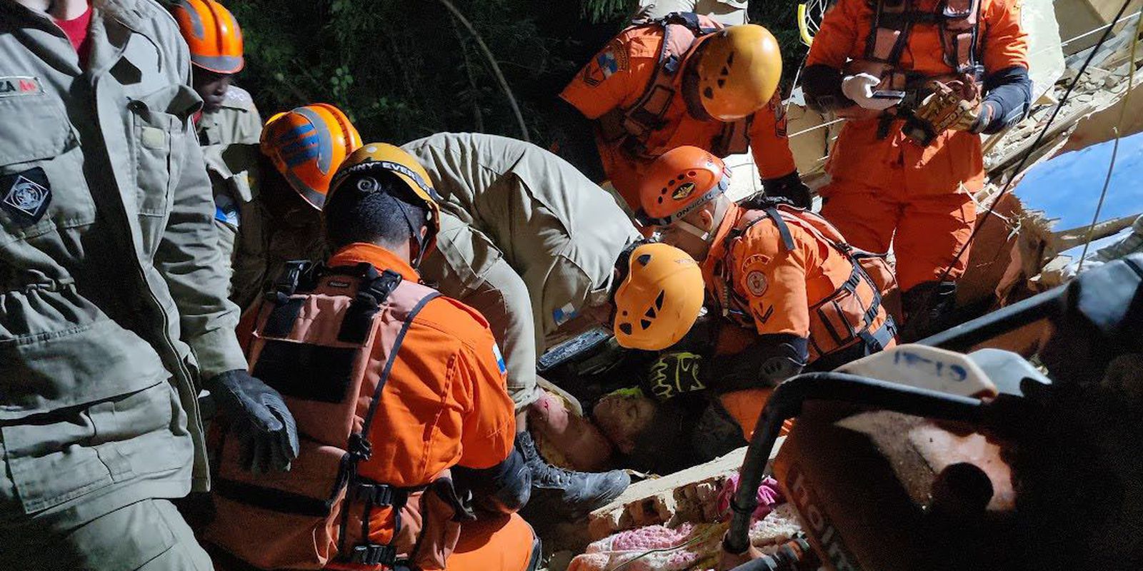 desabamento-deixa-morto-e-feridos-no-rio-de-janeiro 