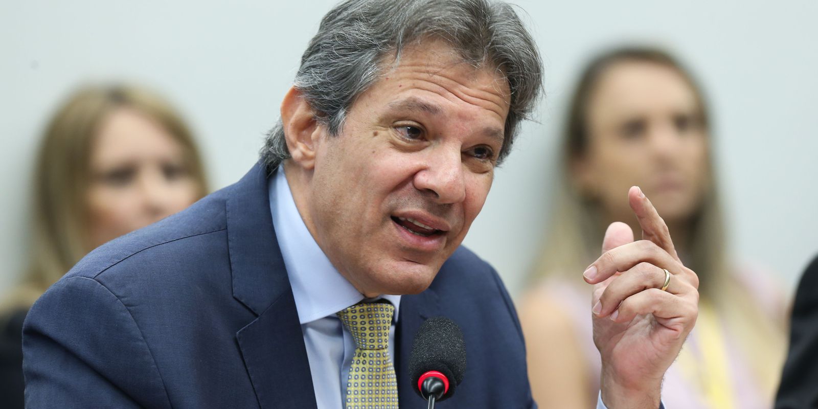 haddad-diz-que-pais-esta-pronto-para-iniciar-ciclo-de-queda-de-juros