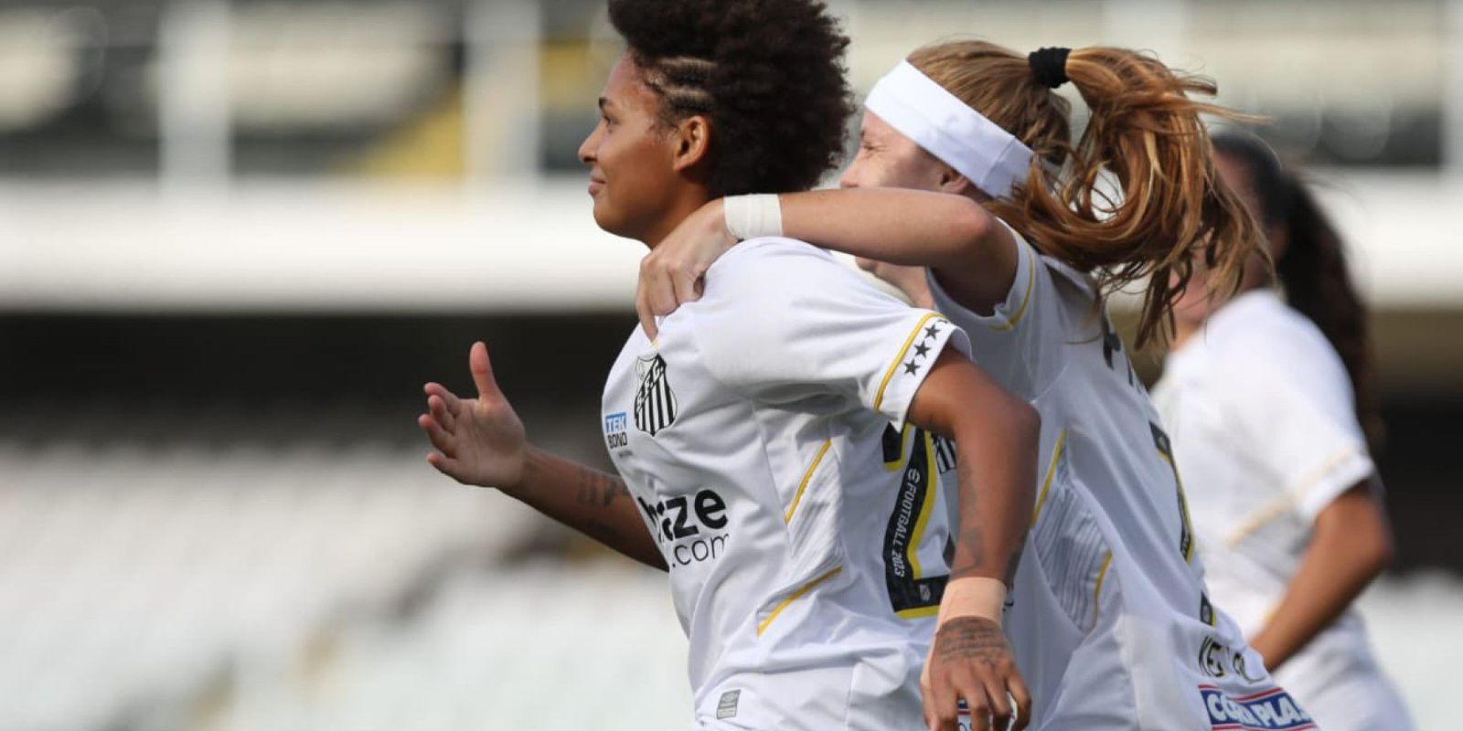 brasileiro-feminino:-santos-bate-atletico-mg-e-fica-perto-das-quartas