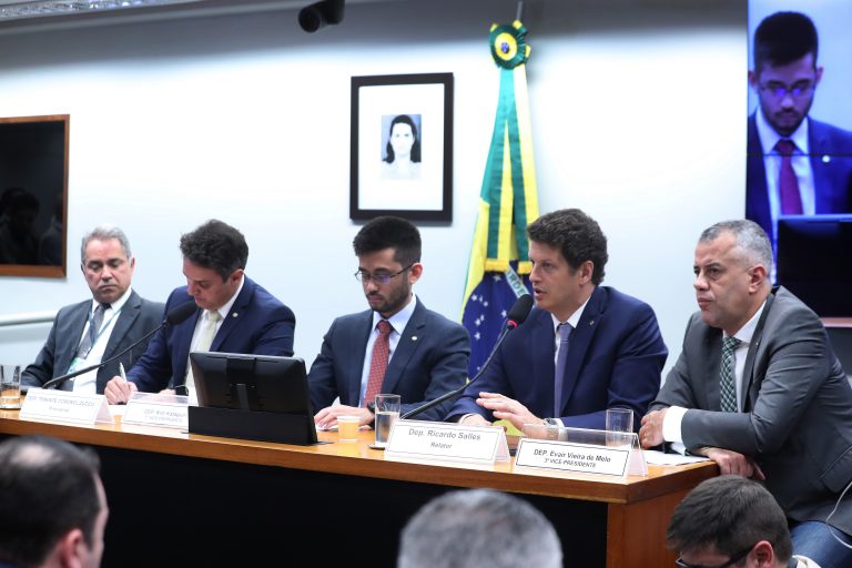 Mesa da CPI que vai investigar o Movimento dos Trabalhadores Sem Terra