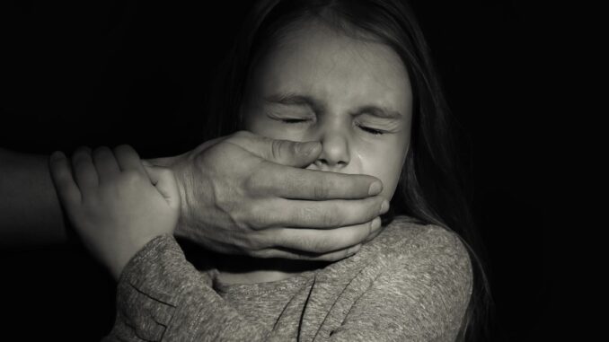 Dia Nacional de Combate ao Abuso e Exploração Sexual de Crianças e Adolescentes - 10,5% das vítimas de estupro de vulnerável são crianças na faixa de 0 a 4 anos