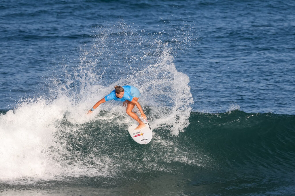 Laura Raupp ganhou a maior nota feminina com suas manobras de backside (Crédito da Foto: @WSL / Daniel Smorigo)