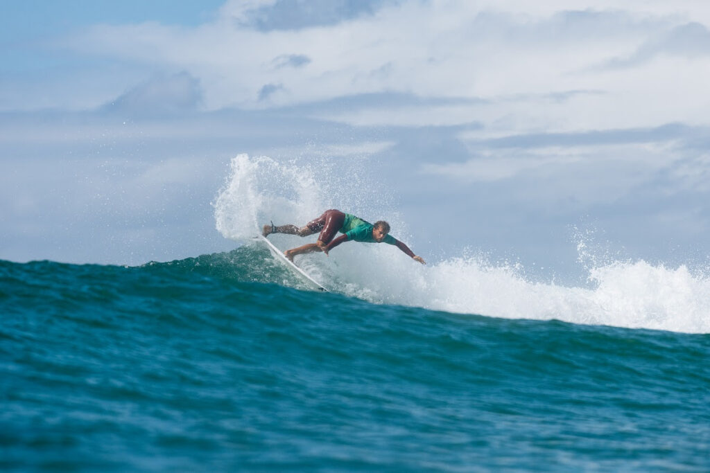 Miguel Tudela foi o primeiro peruano a se classificar na quarta-feira (Crédito da Foto: @WSL / Cait Miers)