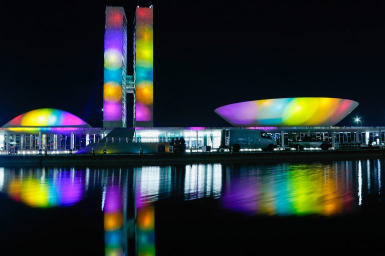 Projeção em homenagem ao Dia Internacional de Combate à LGBTIfobia