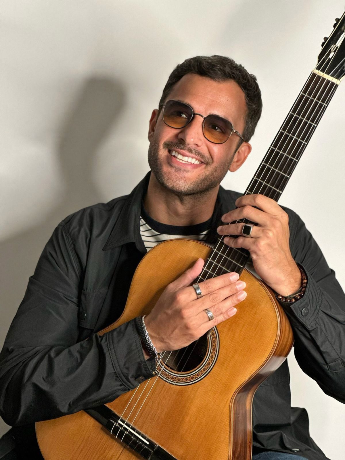 teatro-fashion-mall-recebe-show-do-cantor-e-compositor-joao-sabia