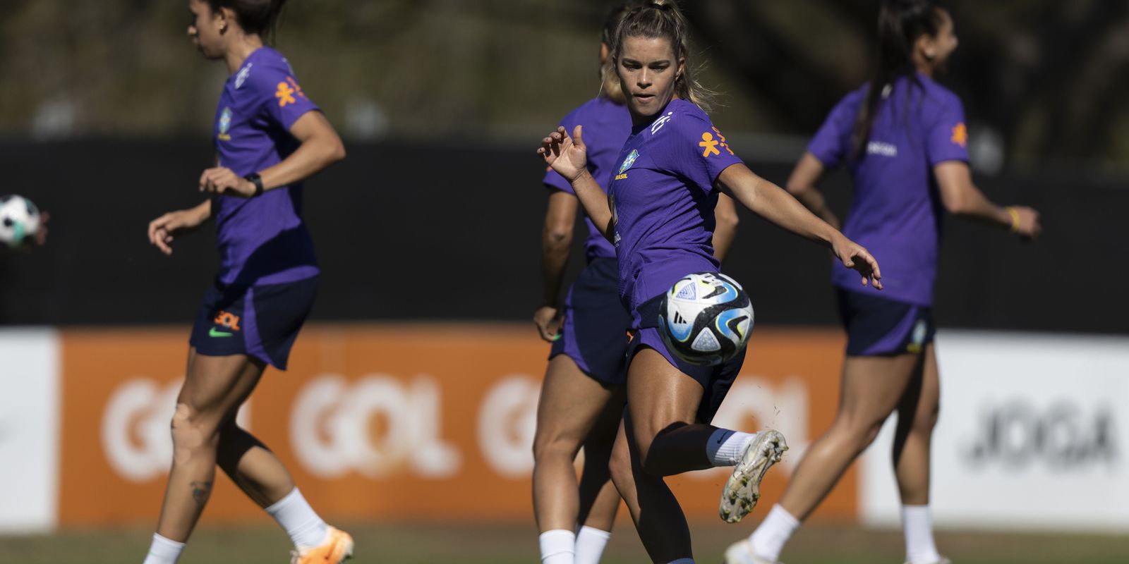 mundial-feminino:-brasil-faz-primeira-atividade-com-bola-na-australia