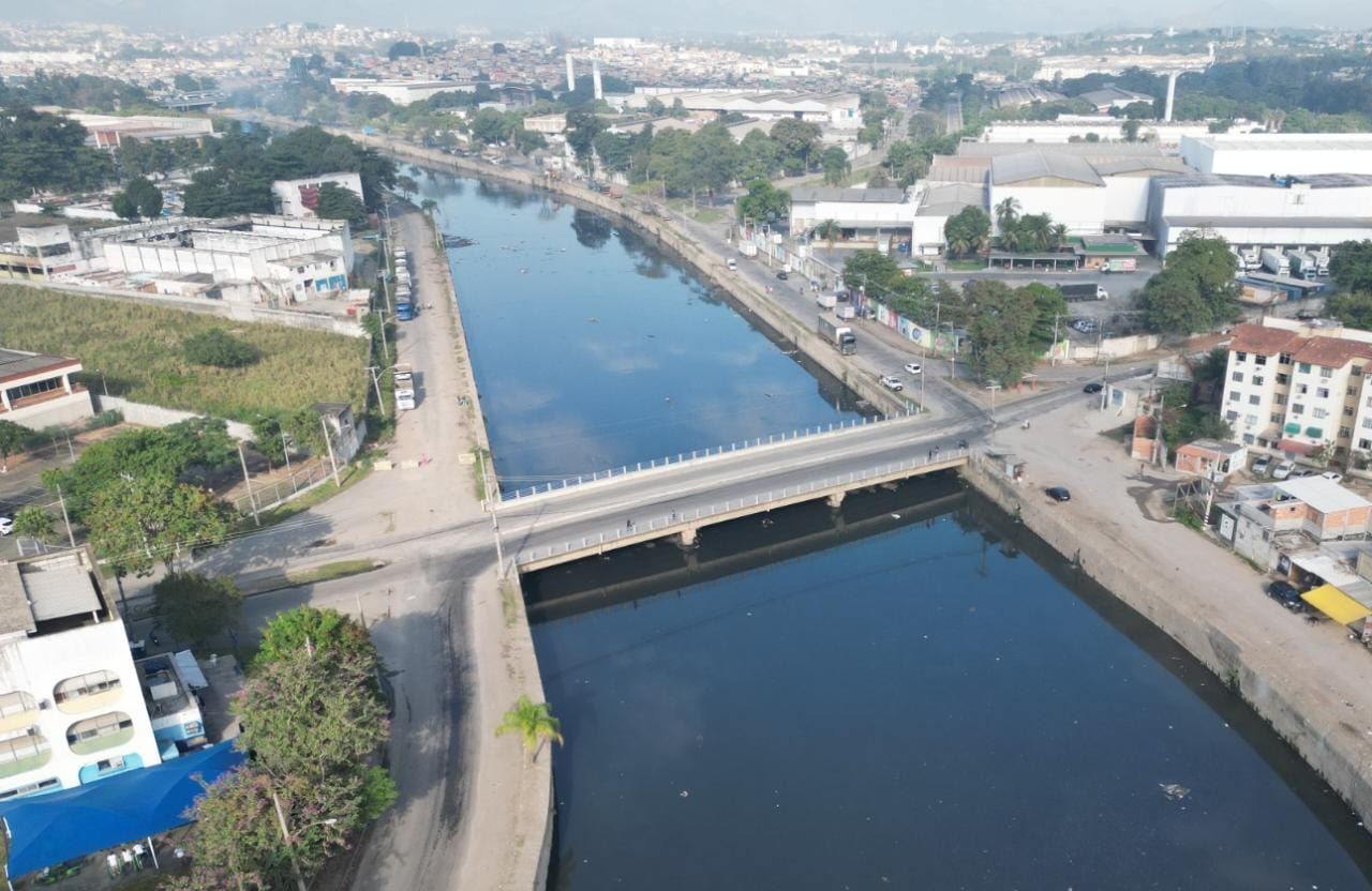 prefeitura-conclui-servico-de-limpeza-e-desassoreamento-do-rio-acari,-na-zona-norte