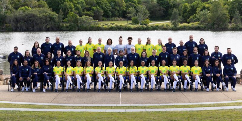 em-meio-a-treinos,-selecao-feminina-faz-foto-oficial-da-copa-do-mundo