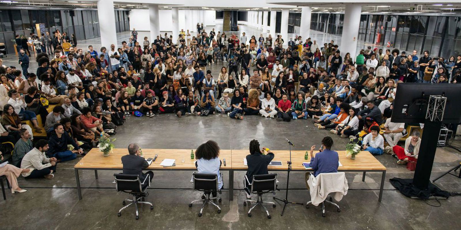 bienal-de-sp-sera-poetica,-enigmatica-e-performativa,-dizem-curadores