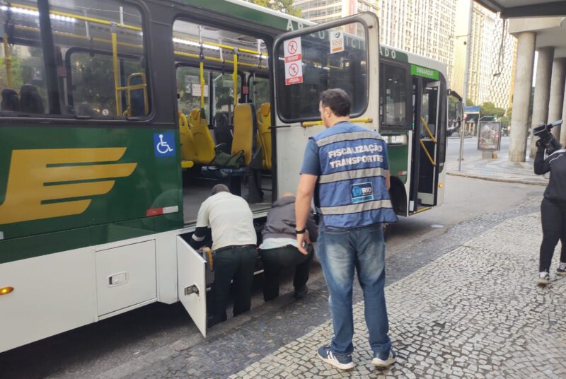 A SMTR faz operações constantes para verificar as condições dos ônibus que circulam na cidade - Prefeitura do Rio