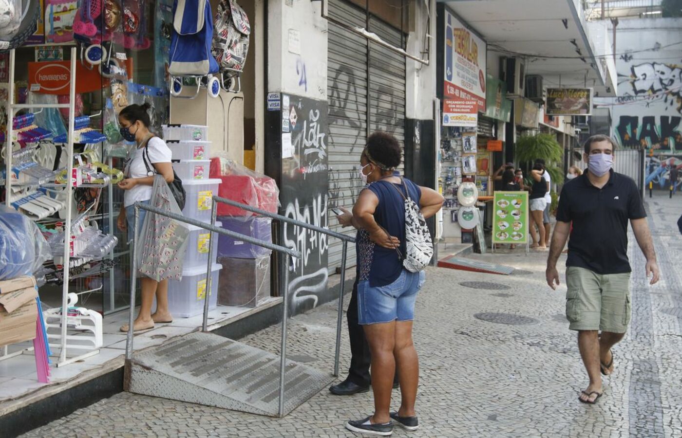 rs:-41,6-mil-pessoas-deixaram-de-trabalhar-no-setor-de-comercio,-em-10-anos