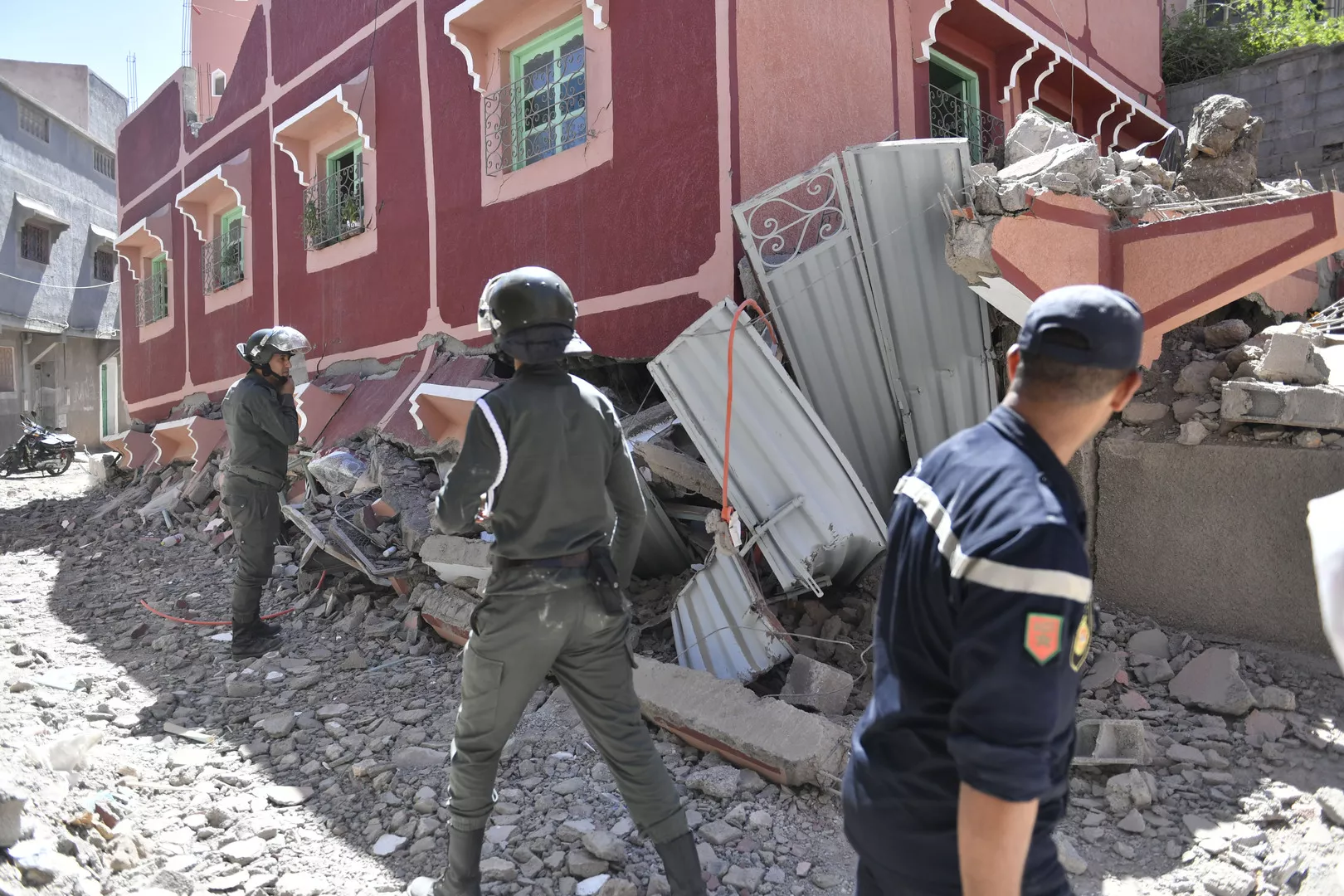 Operações de busca e resgate continuam após um terremoto de magnitude 7 atingir Marrakech, no Marrocos, em 9 de setembro de 2023. Ao menos 1.037 pessoas morreram e centenas ficaram feridas. Facebook [Abu Adem Muhammed/Agência Anadolu] ( Abu Adem Muhammed - Anadolu Agency ) ( Abu Adem Muhammed - Anadolu Agency )