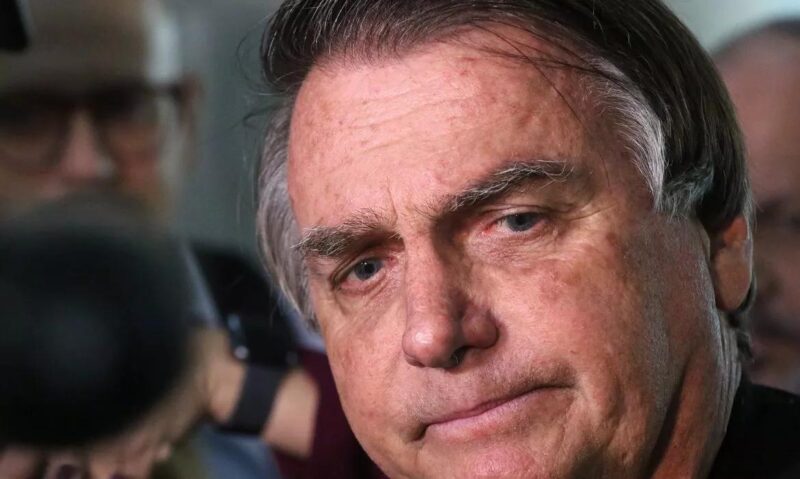 bolsonaro-silencia-sobre-joias-ao-depor-a-pf