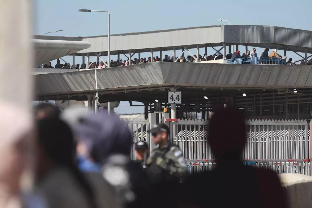 app-ajuda-palestinos-a-reduzir-tempo-de-espera-nos-checkpoints-de-israel