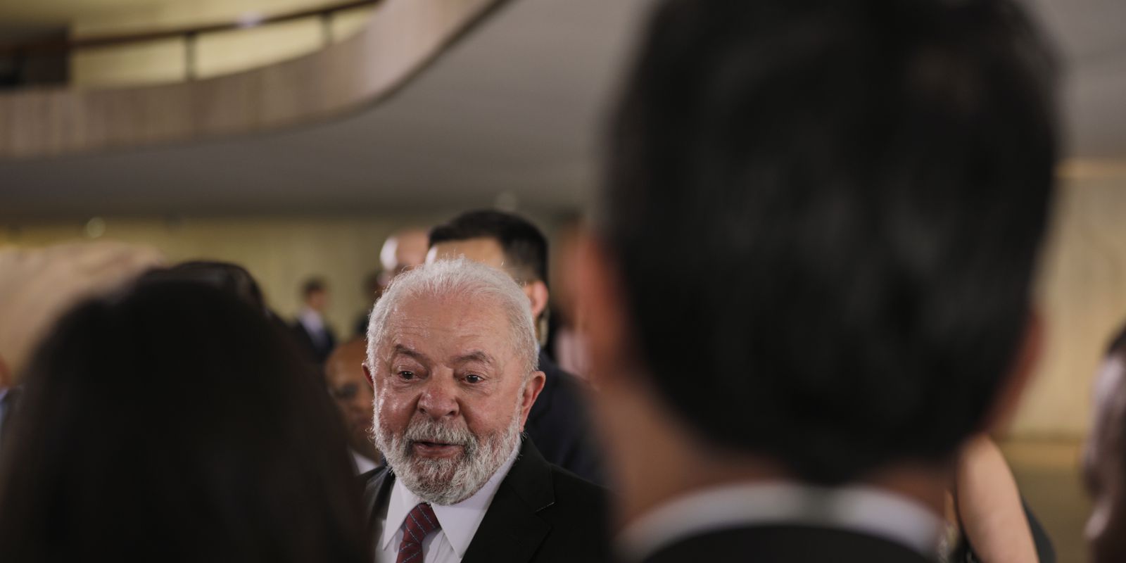 apos-cirurgia,-lula-vai-despachar-do-alvorada-por-4-semanas