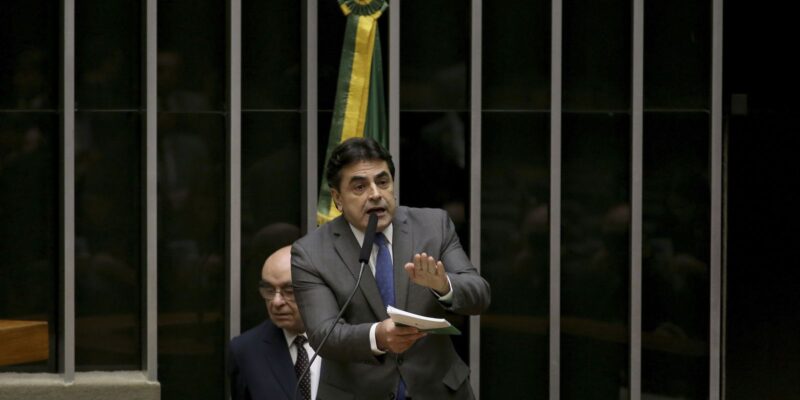 deputados-protocolam-pec-que-permite-derrubada-de-decisoes-do-stf