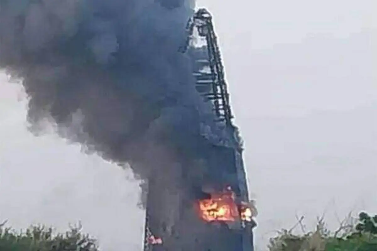 Incêndio na Torre da Companhia de Petróleo do Grande Nilo em Cartum, capital do Sudão, em 17 de setembro de 2023 [AFP via Getty Images]