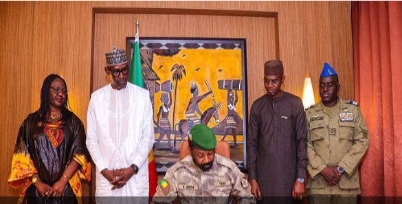 Os chefes de estado provisórios do Mali, Níger e Burkina Faso assinaram este sábado um documento que estabelece a Aliança dos Estados do Sahel (AES) [Reprodução/X]