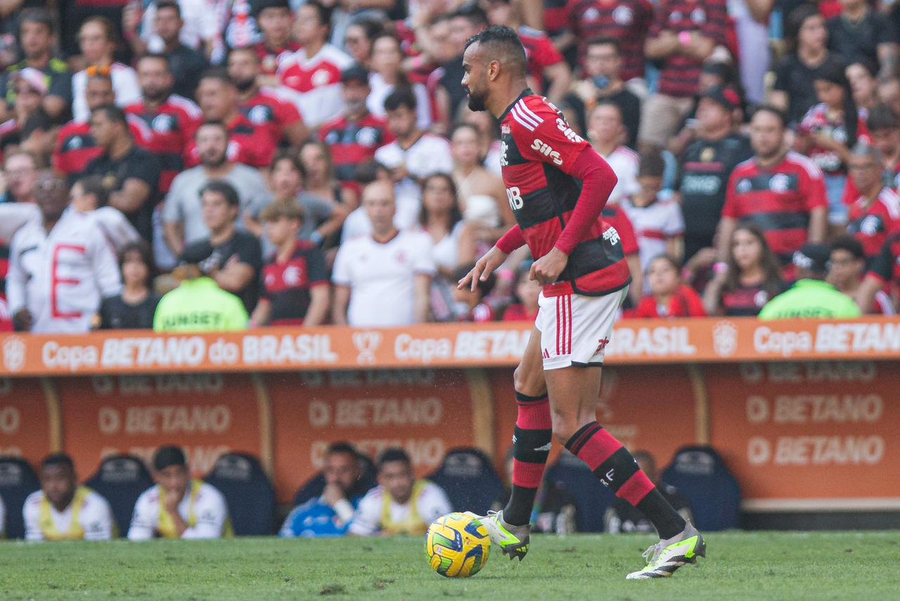 São Paulo vence Flamengo na partida de ida da final da Copa do Brasil