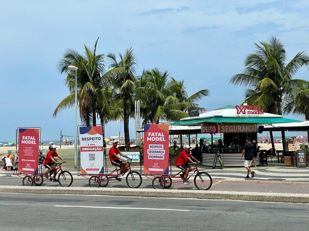 Fatal Model é o novo patrocinador do quiosque 07, em frente ao Copacabana Palace