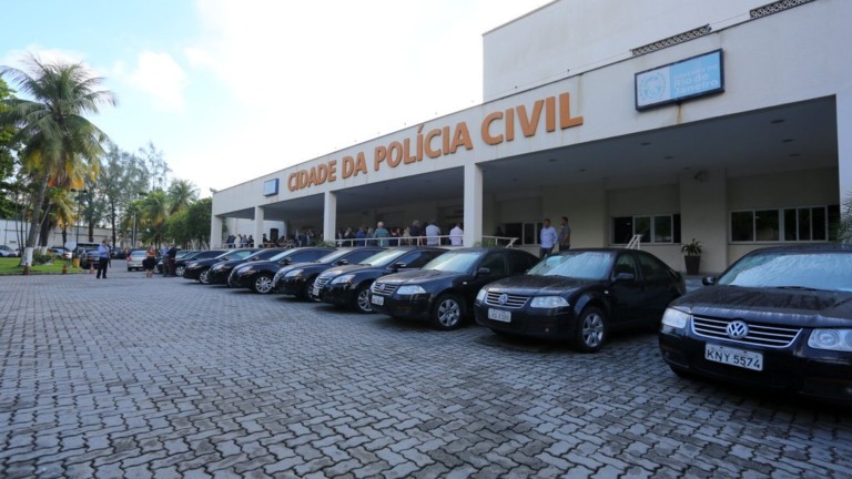 Cidade da Polícia, na Zona Norte do Rio (Foto: Reprodução)