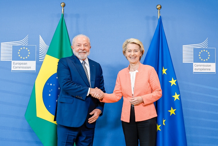 Lula conversa por telefone com presidente da União Europeia sobre acordo do Mercosul e UE