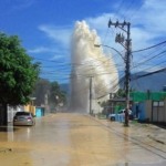 Rompimento de adutora ocorreu às 4 horas da manhã desta terça-feira (28), no bairro Km 32 - Reprodução/Redes sociais