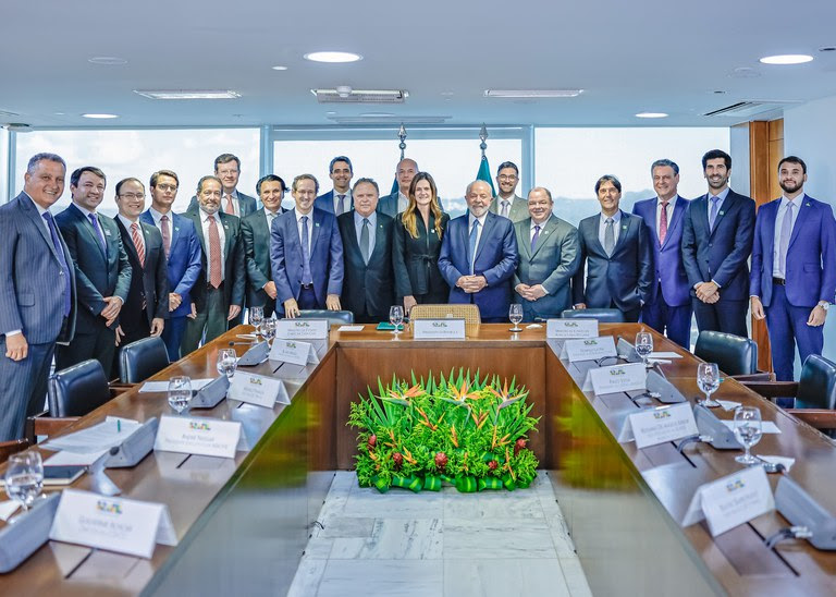 Na reunião, os empresários afirmaram que estão preparados para aumentar a mistura de biodiesel no diesel, conforme determinado pelo Conselho Nacional de Política Energética - Foto: Ricardo Stuckert/PR