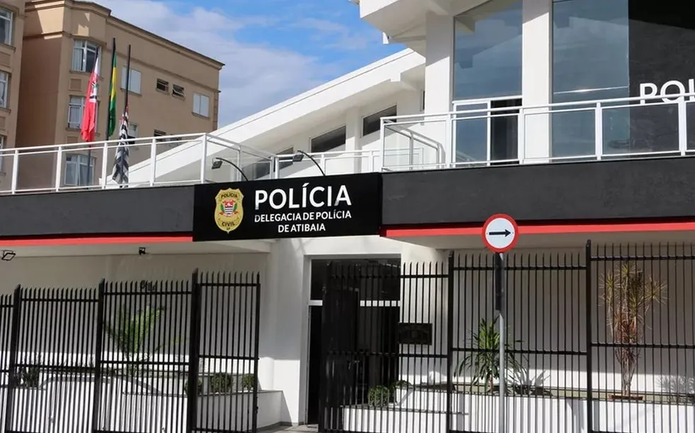 Mulher de 34 anos se entrega à polícia após incidente envolvendo agressão genital em Atibaia