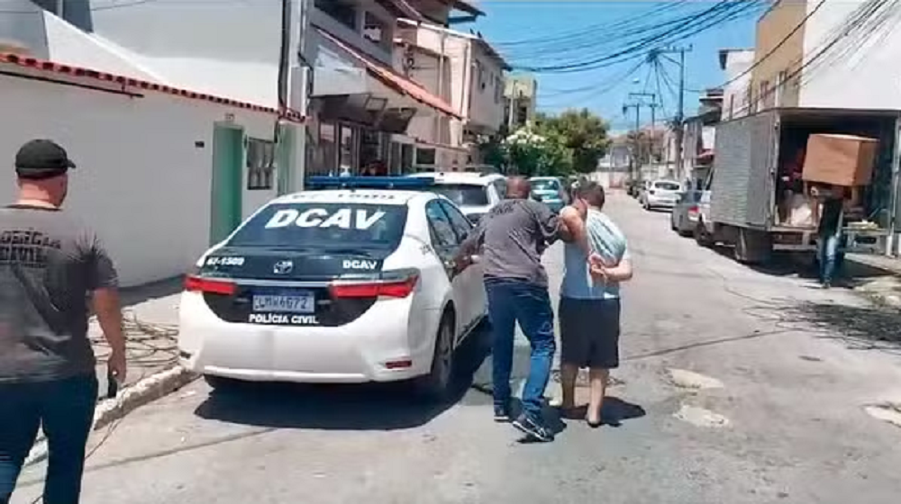 Homem foi preso após estuprar a filha e gravar vídeos dos abusos – Foto: DCAV