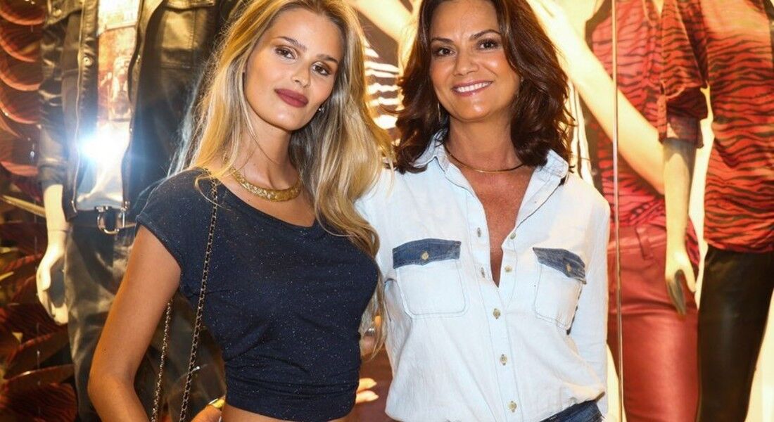 Yasmin Brunet ao lado de sua mãe, Luiza Brunet. Foto: Divulgação